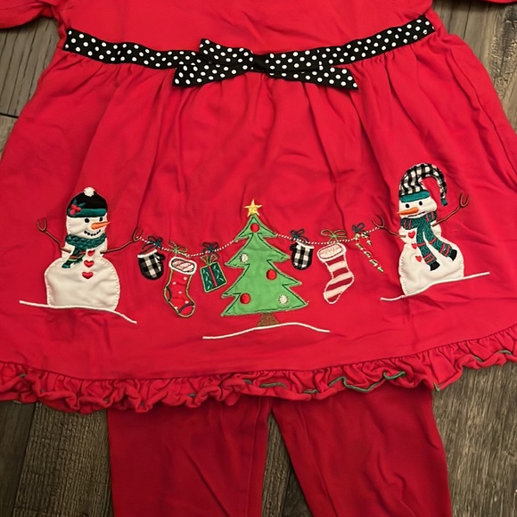 Christmas outfit 2T - Picture 2 of 3